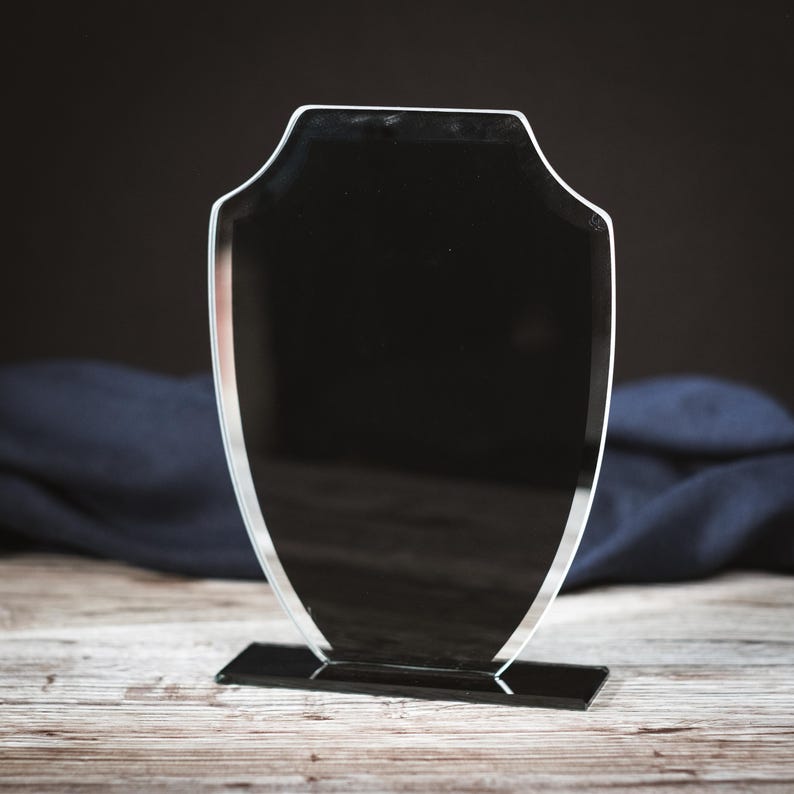 RFG22 - 7.25” Black Shield Reflection Glass Award