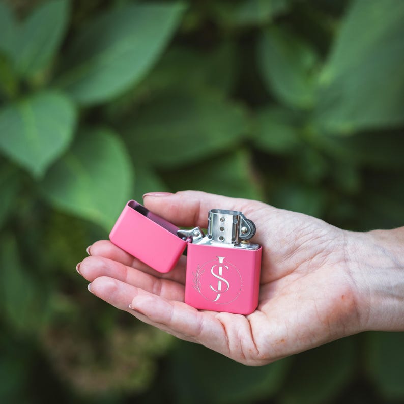 LL12 - Matte Pink Lighter in Black Tin