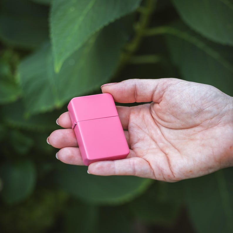 LL12 - Matte Pink Lighter in Black Tin